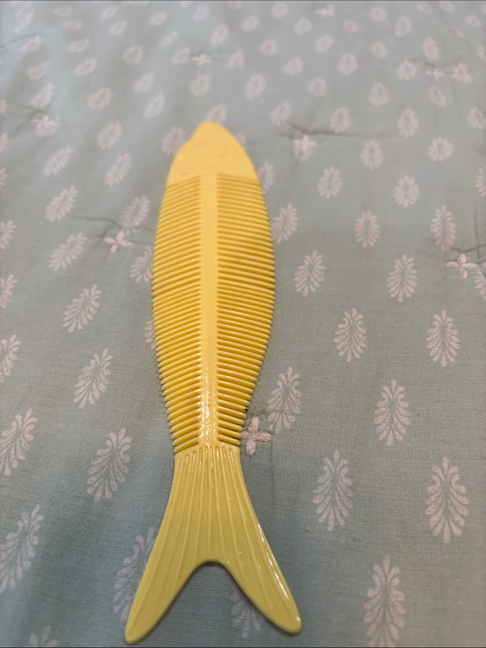 Vintage Yellow Fishbone Hair Comb